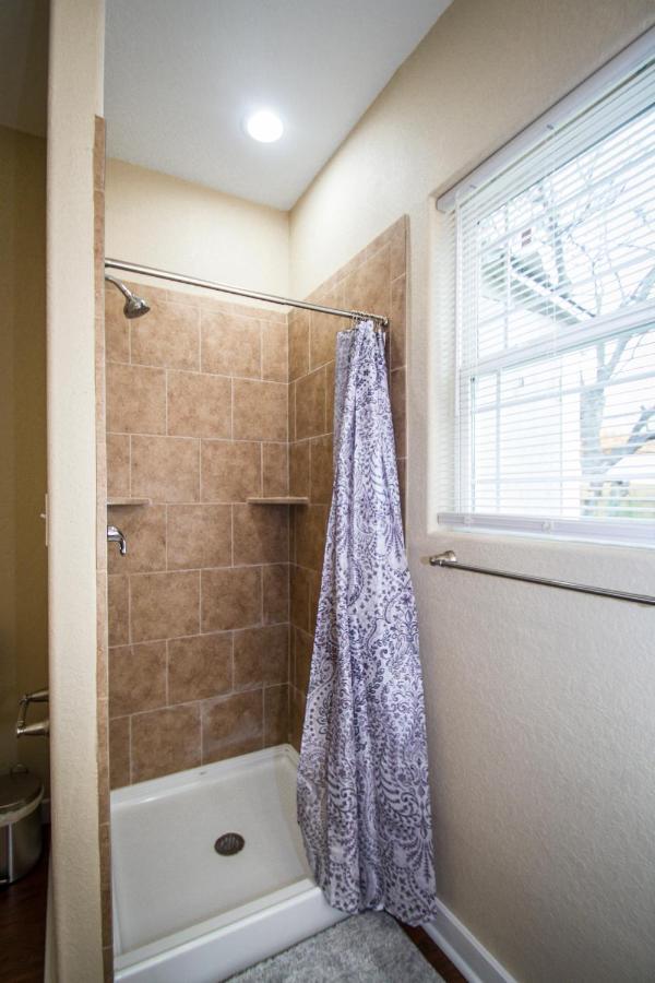 Hackberry St #A Renovated 2Br/2Ba Near Downtown Apartment ซานอันโตนิโอ ภายนอก รูปภาพ